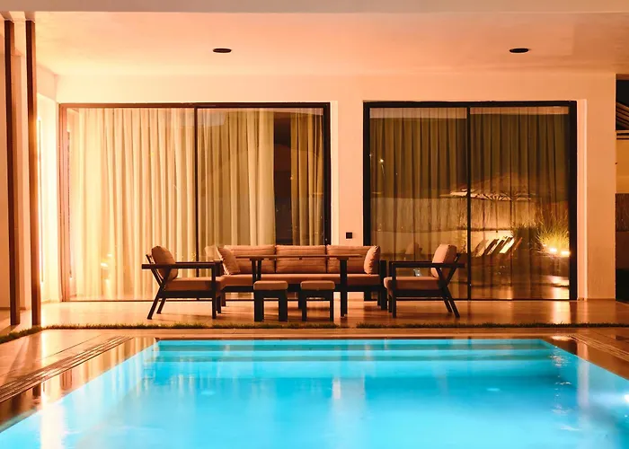 Βίλα Ashta / Color Block