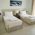 Villa Ashta / Color Block *