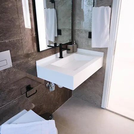 Ashta / Color Block 페티예