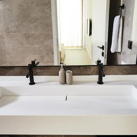 Ashta / Color Block 페티예