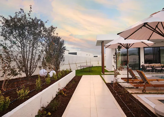 ヴィラ Ashta / Color Block フェティエ