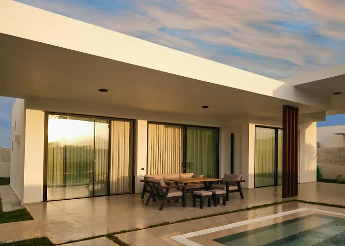 Vila Ashta / Color Block